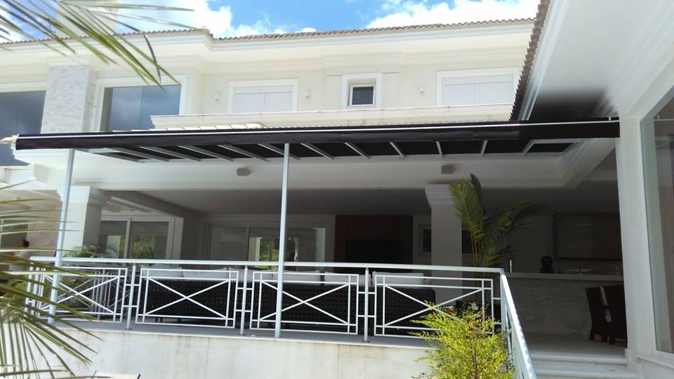 Toldo fixo em lona acrílica sobre área de lazer